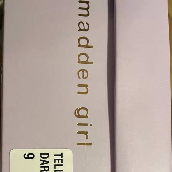 Madden Girl - Picture 4 of 6